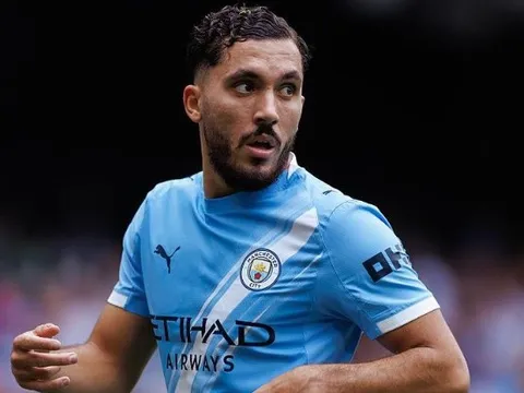 Petit tiếc nuối vì Arsenal hụt Cherki vào tay Man City