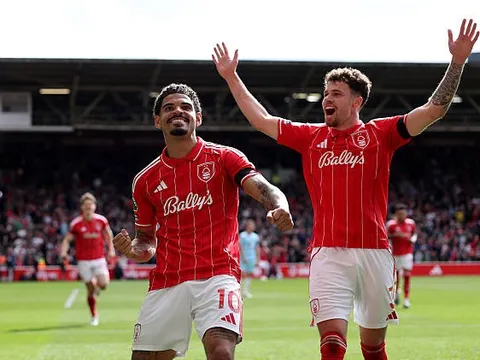Đè bẹp Burnley, Nottingham bứt tốc trong cuộc đua trụ hạng