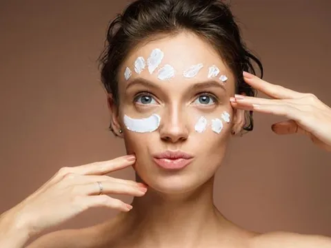 4 thói quen buổi tối giúp da “hồi sinh” mùa hè, đơn giản nhưng hiệu quả rõ rệt