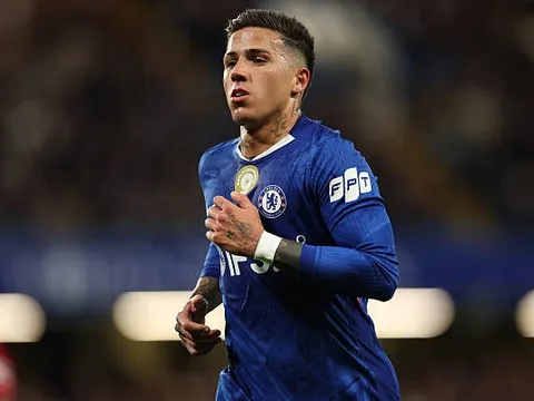 Màn tái xuất đỉnh cao của Enzo phơi bày sự bế tắc ở Chelsea