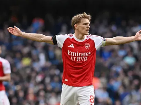 Patrick Vieira chỉ trích sai lầm của Arteta khi dùng Odegaard