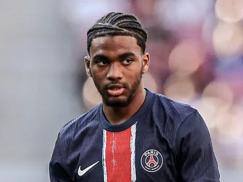 Liverpool tìm thấy người thay thế Mo Salah tại PSG