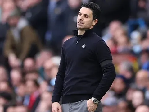 Gary Neville gọi tên hai cầu thủ khiến Arsenal thua Man City