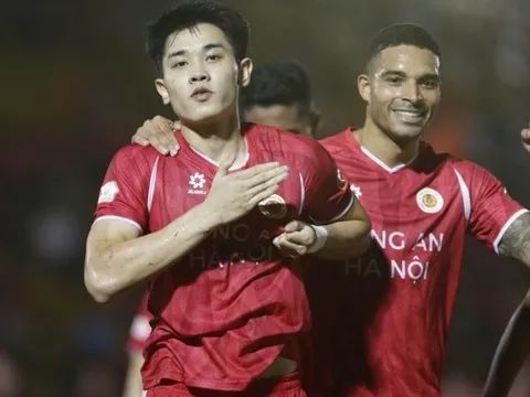 Điểm tin bóng đá Việt Nam 20/4: Đình Bắc ghi điểm với Mano Polking; HLV Roland lập kỷ lục 14 trận bất bại