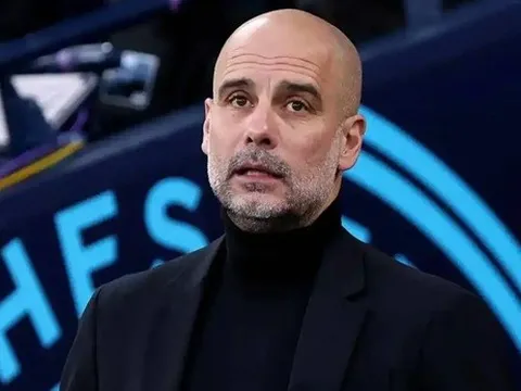 Hạ Arsenal, Pep cân bằng kỷ lục của Sir Alex