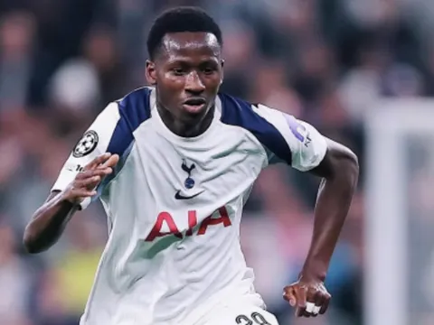 Lộ diện 3 đại gia châu Âu muốn "giải cứu" Pape Matar Sarr