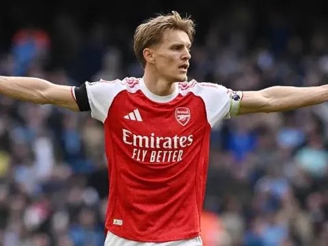 Thua đau Man City, fan Arsenal đòi bán đội trưởng Odegaard