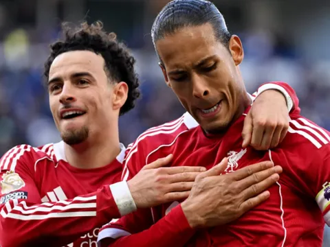 Curtis Jones mỉa mai Everton sau trận derby với Liverpool