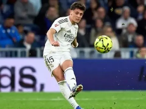 Arbeloa khẳng định Arda Guler đã là ngôi sao lớn của Real