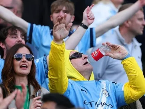 Rooney tin Man City sẽ trả giá vì ăn mừng quá sớm