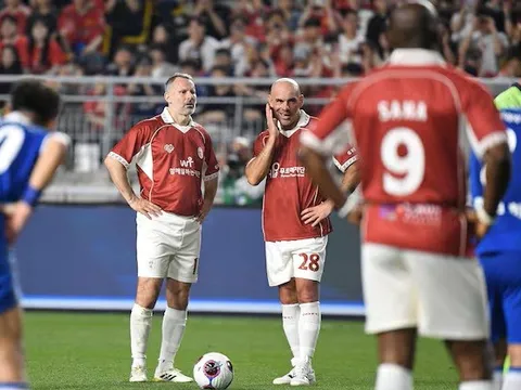 Đội hình huyền thoại MU thua Suwon ngày Park Ji-sung tái xuất