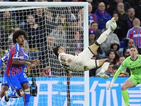 Hòa Crystal Palace, West Ham chính thức đẩy Wolves xuống hạng