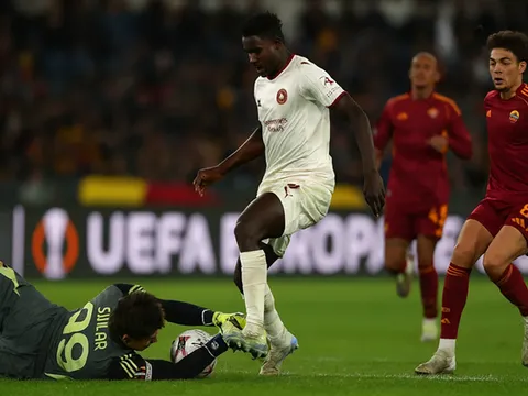 MU nhắm chân sút ghi 16 bàn sau 17 trận thay Zirkzee