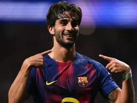 Barcelona tạm dừng đàm phán gia hạn với Ferran Torres