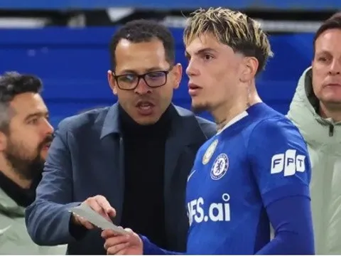 HLV Rosenior chốt tương lai Garnacho tại Chelsea