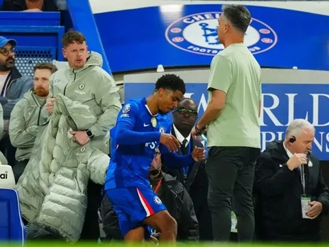 Fofana xin lỗi vì bỏ vào đường hầm ở trận thua Man Utd