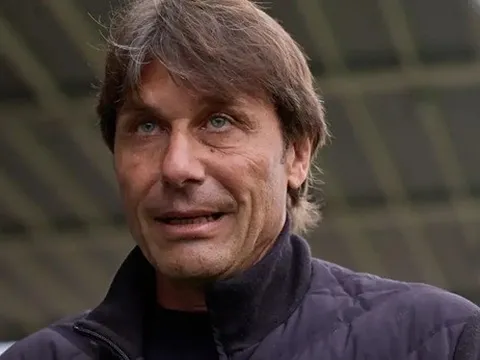 Khúc mắc tiền lương cản bước Conte giải cứu tuyển Ý