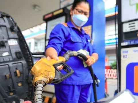 Giá xăng dầu đồng loạt giảm mạnh: Dầu giảm hơn 3.000 đồng/lít, thị trường biến động ra sao?