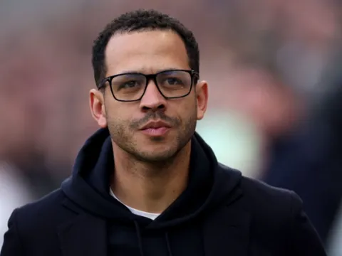 CĐV đòi sa thải Rosenior sau thất bại bạc nhược của Chelsea