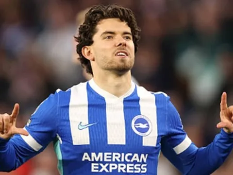 Kadioglu phơi bày sự rệu rã của Chelsea trong đêm thăng hoa tại Amex