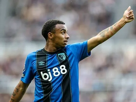 Điều gì khiến Man Utd quyết tâm chiêu mộ Kroupi?