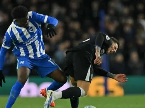 Màn trình diễn trước Chelsea mở đường cho Baleba đến MU