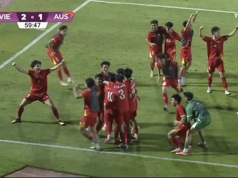 Ngược dòng hạ U17 Úc, U17 Việt Nam đoạt vé chung kết