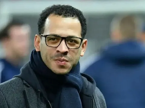 Chelsea có thể đền bù 24 triệu bảng nếu sa thải HLV Rosenior