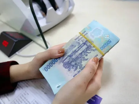 Đề xuất tăng lương cơ sở lên 2,53 triệu đồng/tháng: Chỉ bằng 56,6% lương tối thiểu vùng