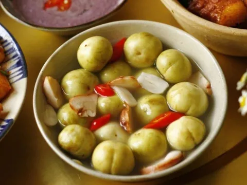 Muối cà pháo giòn ngon, không nổi váng: Không thể thiếu thứ này