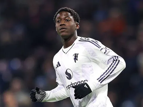 Hàng thủ Man Utd là chìa khóa thực sự giải phóng Kobbie Mainoo