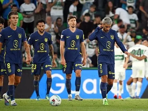 Thẻ đỏ tai hại khiến Atletico Madrid ôm hận trước Elche