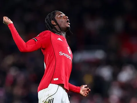 Redknapp khen Man Utd có món hời thế kỷ từ Arsenal