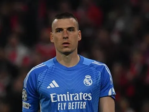 Real tính bán Lunin dù còn 4 năm hợp đồng