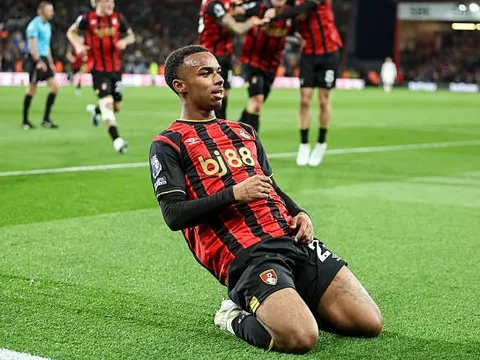 Junior Kroupi là thương vụ dư thừa của Man Utd lúc này