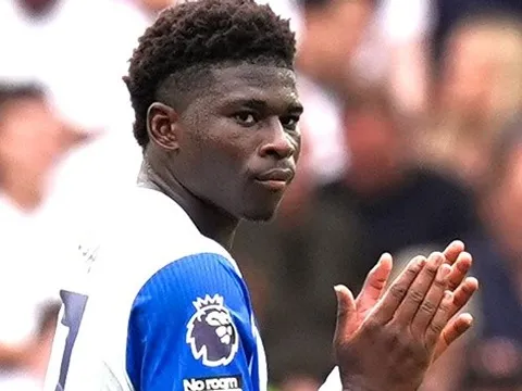 Loại Casemiro, MU chi 50 triệu bảng tìm đối tác cho Mainoo