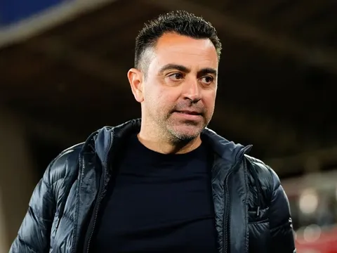 Chelsea trảm tướng, Xavi sẵn sàng tới Ngoại hạng Anh