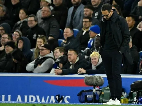 Chelsea thay HLV cớ sao Klopp và MU bị réo tên?