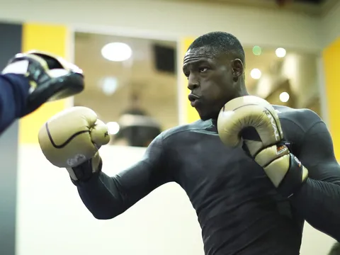 'Tôi muốn trận tranh đai': Tham vọng xưng vương của Richard Riakporhe tại hạng nặng