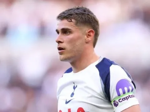 MU đừng mua Van de Ven nếu trái tim anh ta ở Anfield