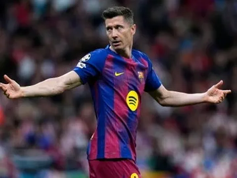 Lewandowski lên tiếng về khả năng gia nhập Inter hoặc Juventus