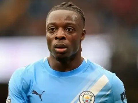 Jeremy Doku tự chỉ ra điểm yếu lớn nhất tại Man City
