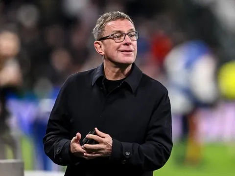 Từng phớt lờ Rangnick, giờ Man Utd lại săn đón Tchouameni