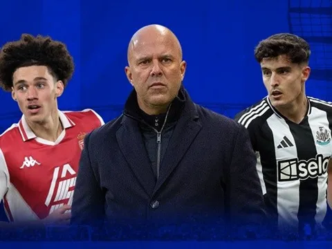 Arne Slot ở lại và lộ trình đưa Liverpool trở lại đỉnh cao