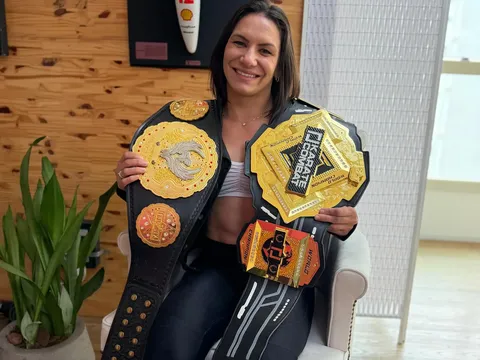 PFL chiêu mộ nhà vô địch Invicta FC và Karate Combat Elisandra Ferreira cho hạng strawweight