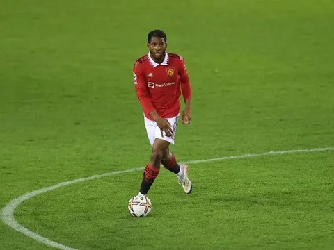 Ten Hag lý giải về đối tác bất ngờ của Jonny Evans