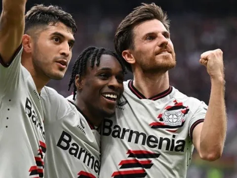 Đại thắng Frankfurt, Leverkusen giữ chuỗi bất bại phi thường