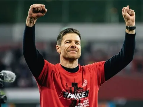 Alonso mơ về cú ăn 3 lịch sử