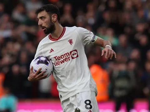 Ten Hag nguy cơ bị sa thải, Bruno Fernandes nói gì?