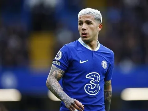 "Ở một mức độ nhất định, Enzo Fernandez có một chút vấn đề"